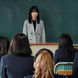 松岡茉優「最高の教師 1年後、私は生徒に■された」第7話より（C）日本テレビ