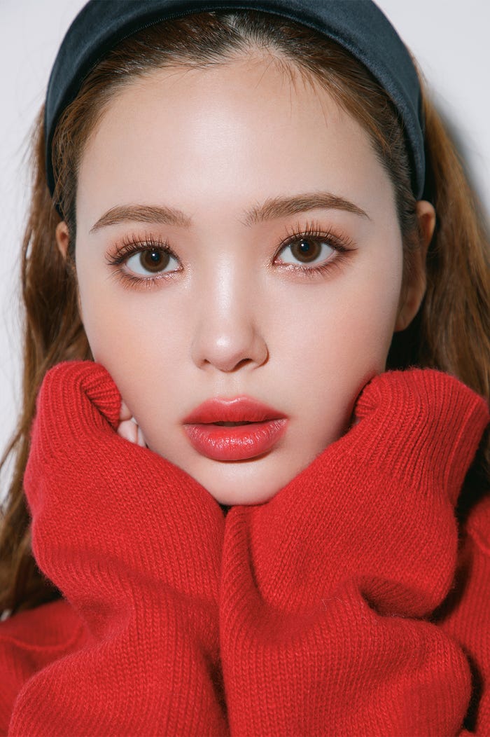 藤田ニコル 美容本「私が垢抜けた82の方法」(C)菊地泰久/講談社