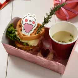 うさまる ほっこり ワッフルサンドイッチ~ハム&チーズ チキン&オレンジ~1,290円(税抜)/画像提供:株式会社レッグス