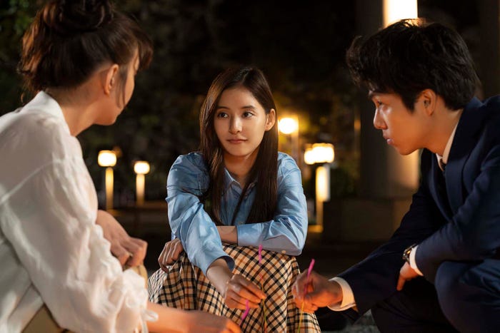 新木優子、重岡大毅「単身花日」第6話より(C)テレビ朝日