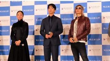 ロン毛になってる！GACKT様 180cm雰囲気ガラリ変えて会見に現る 髪のびるの早っ！ 伊藤健太郎と長身並び立つ圧巻