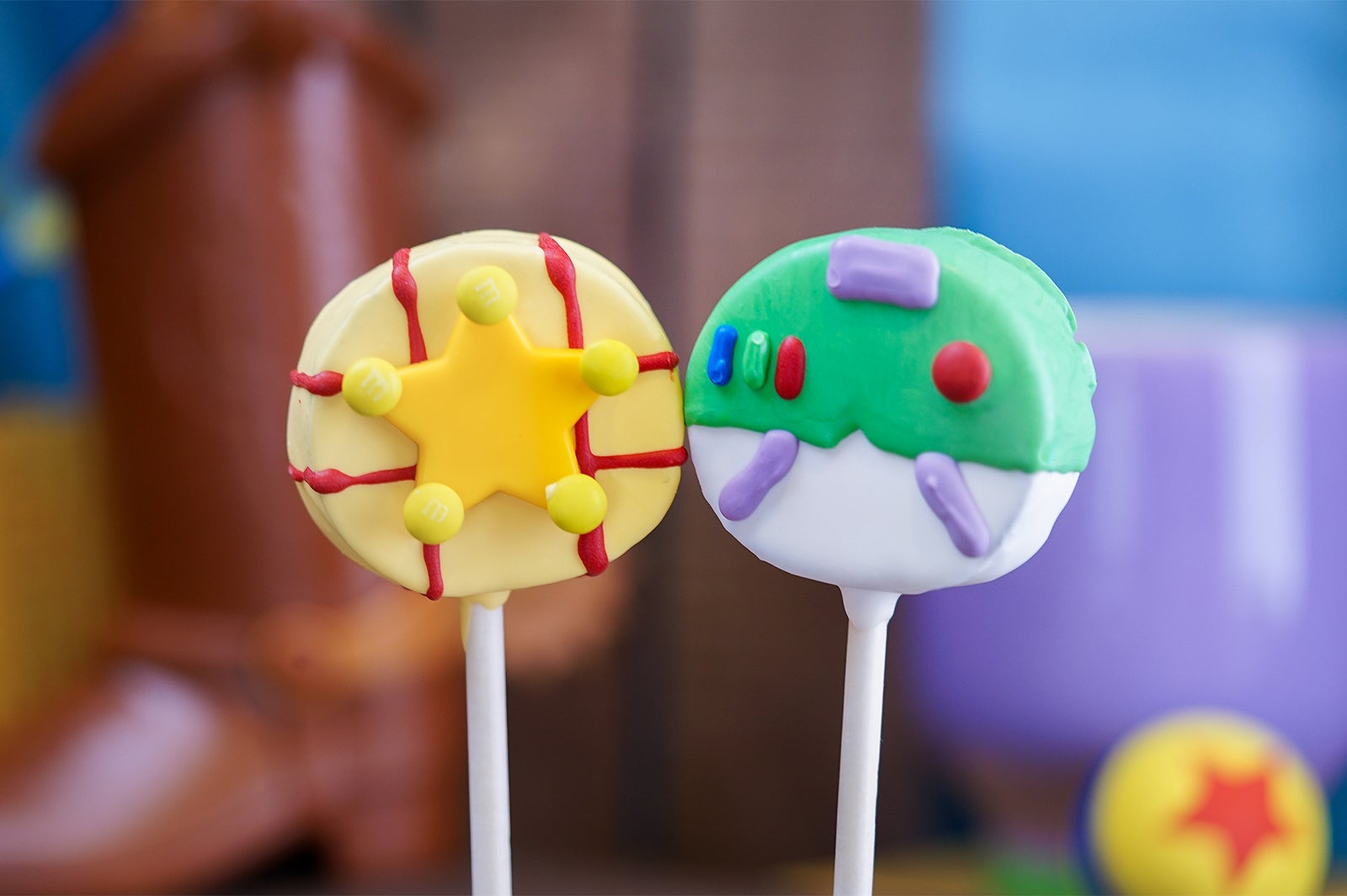 ケーキポップ（C）Disney （C）Disney/Pixar