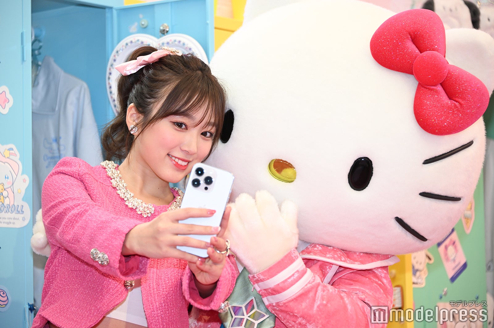 矢吹奈子、キティちゃん（C）モデルプレス