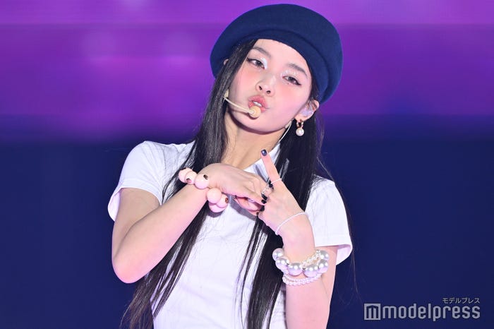 黒髪のIROHA/ILLIT(C)モデルプレス