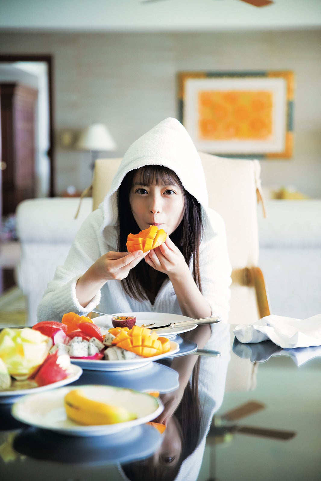 撮影＝桑島智輝／今田美桜写真集「生命力」（集英社）より