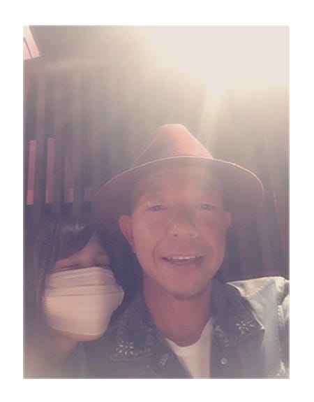 (左から)坂口杏里、バイきんぐ小峠英二/坂口杏里オフィシャルブログ(Ameba)より