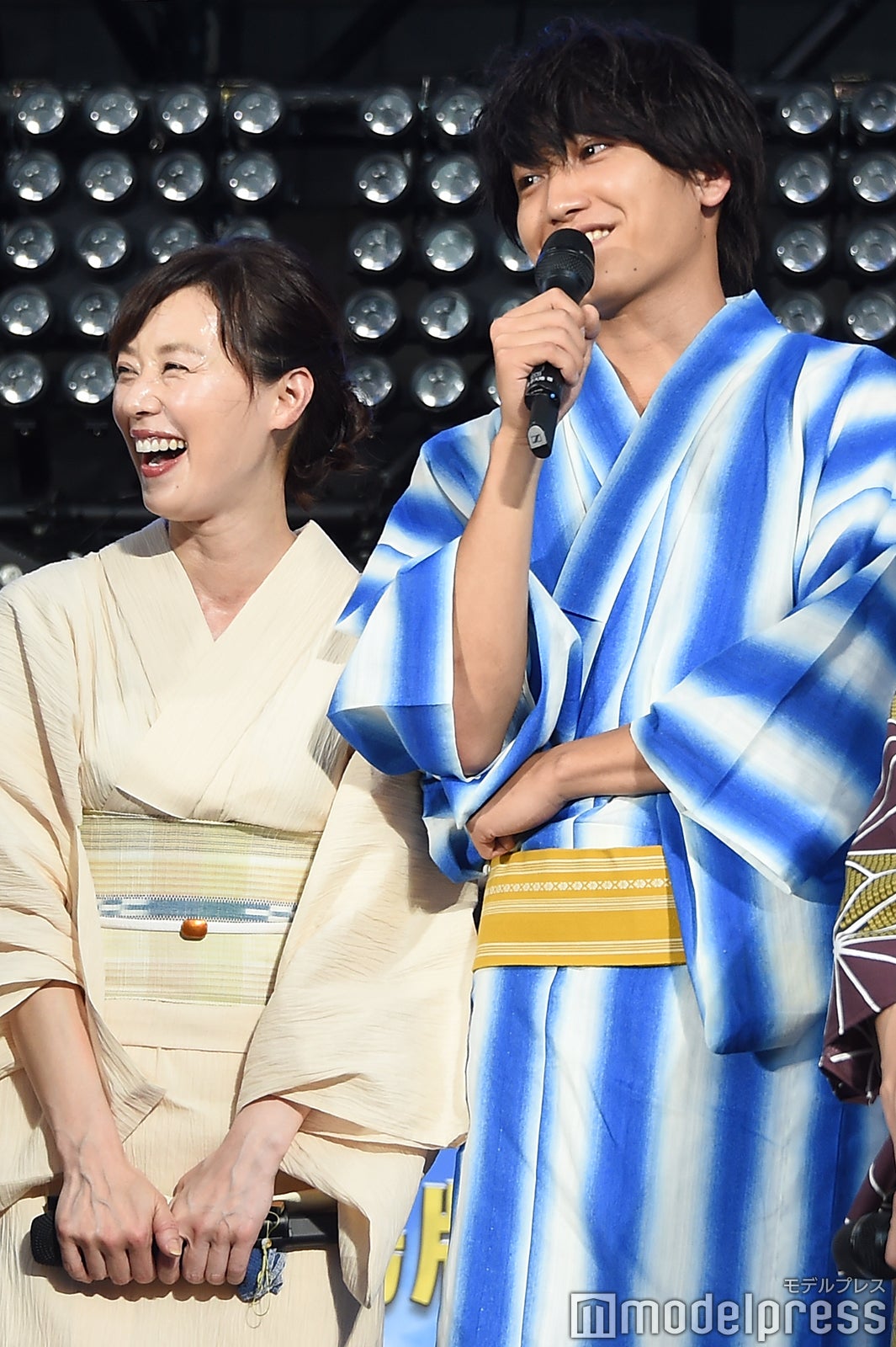 大塚寧々、金子大地（C）モデルプレス