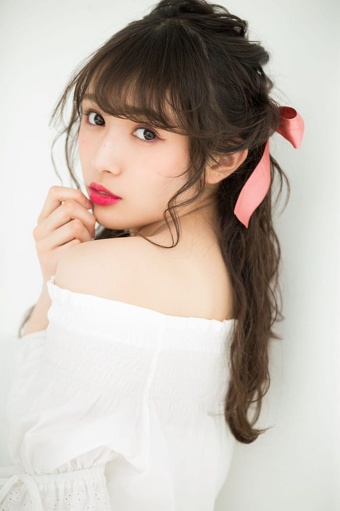 渡辺梨加「TREND NEWS Cosmetic」/画像提供:徳間書店