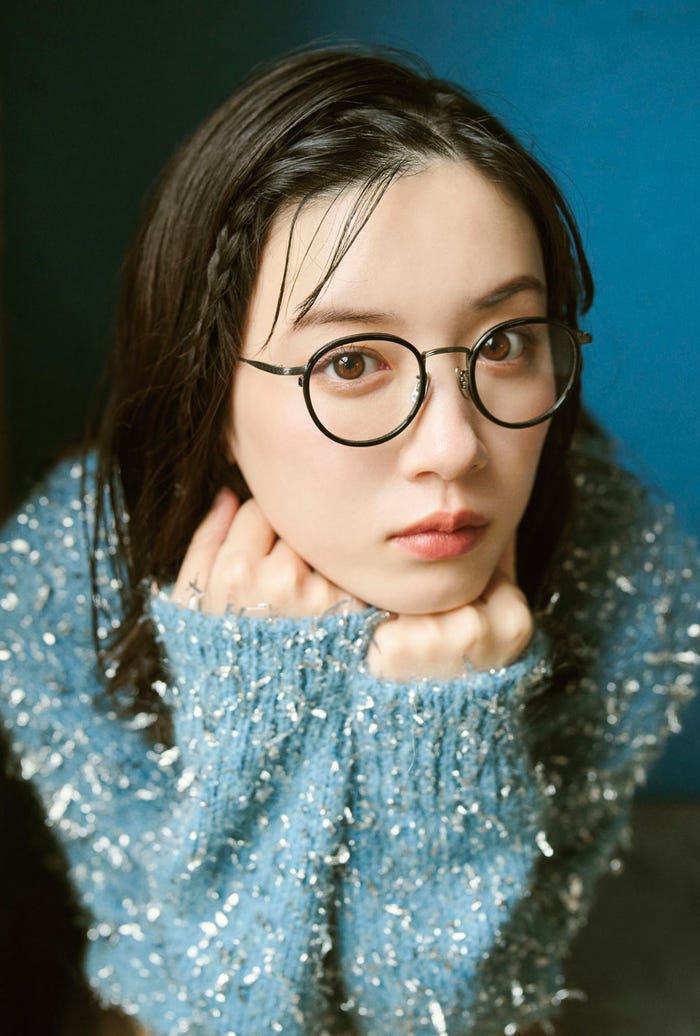 「永野芽郁オフィシャルカレンダー2025」ローソン店頭Loppi/HMV&BOOKS online/HMV店舗特典フォトカード(C)SDP