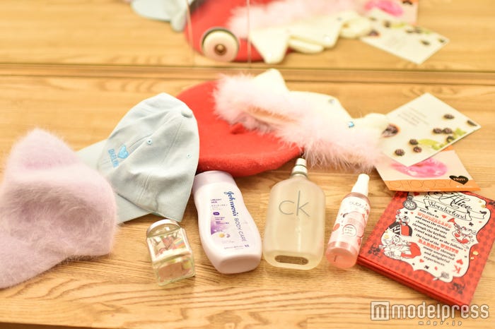 ぺえ/美意識が高い!普段持ち歩いている私物の一部(C)モデルプレス