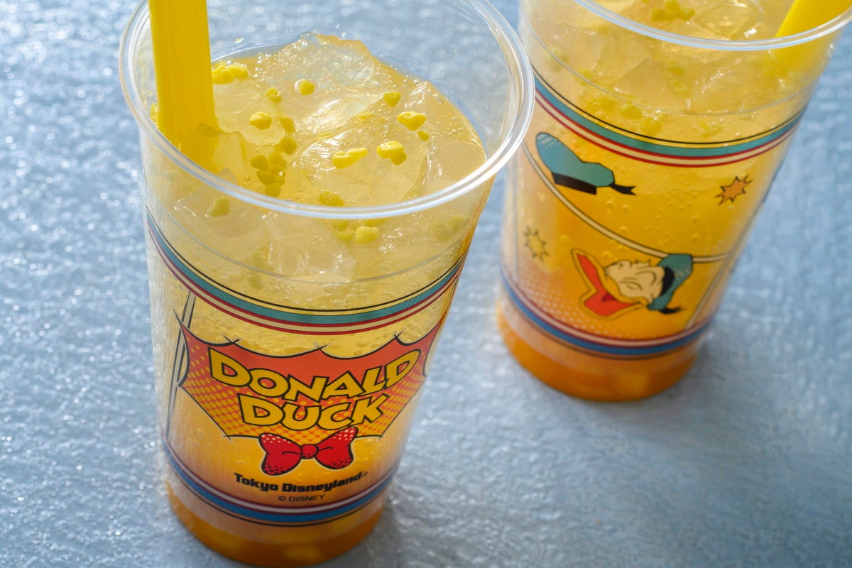 スパークリングドリンク（マンゴー＆レモン）￥700（C）Disney