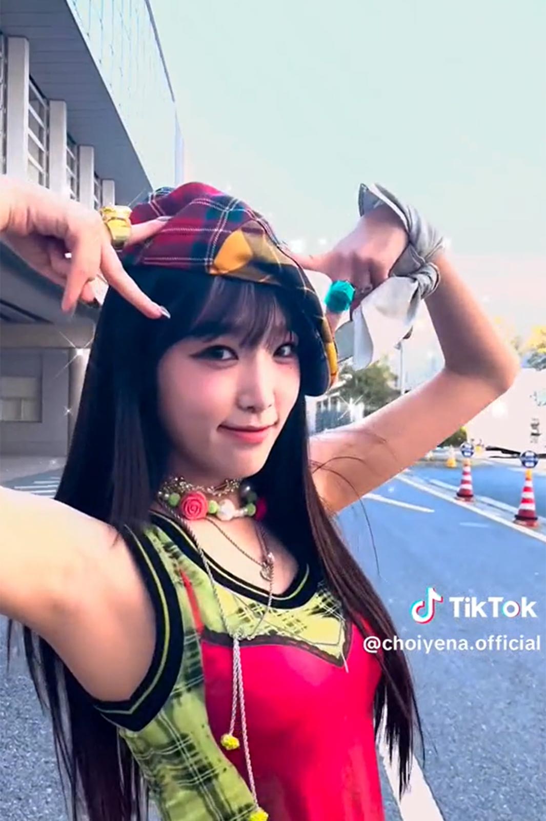 チェ・イェナ公式Tik tokより