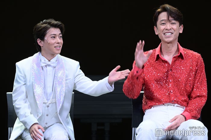 恋人役を演じる末澤誠也、坂本昌行 (C)モデルプレス