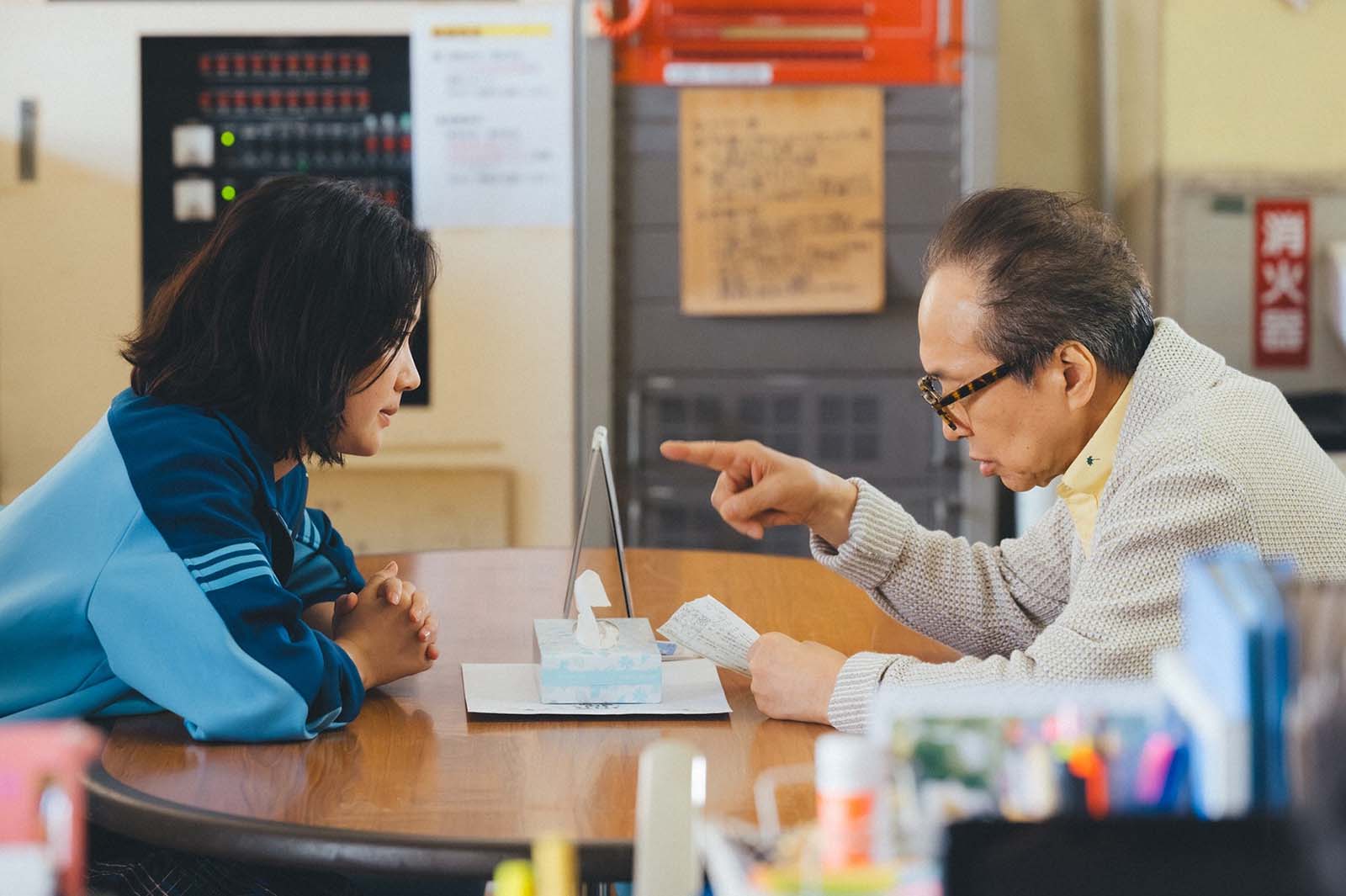 黒木華、小日向文世「下剋上球児」第2話より（C）TBS／撮影：ENO