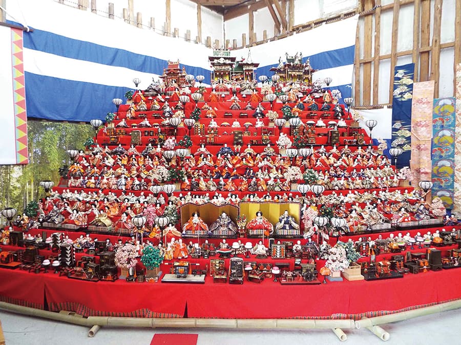 【奈良・高取町】城下町がひな人形で彩られる「町家のひな祭り」へ。土佐街道のおすすめ立ち寄りスポットも