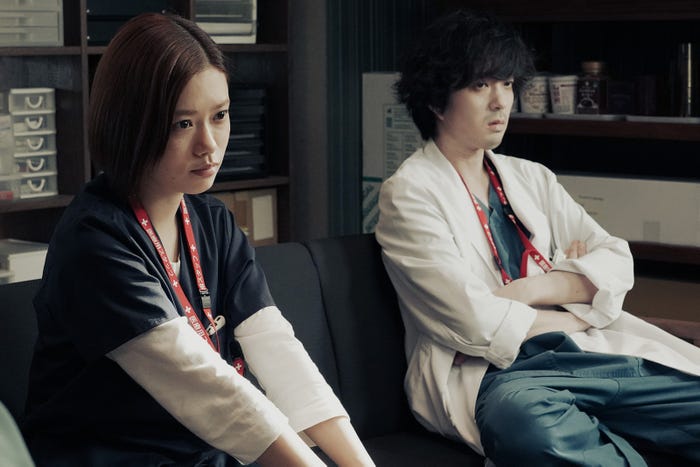 杉咲花、若葉竜也「アンメット ある脳外科医の日記」第8話より(C)カンテレ