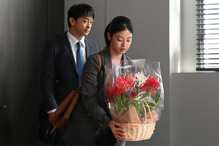 山本耕史、今田美桜「花咲舞が黙ってない」第8話より(C)日本テレビ