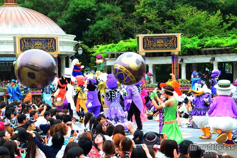 「ニューヨーク・ハロウィーン・フォリーズ」会場は大パニック