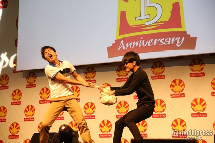 わかりやすいジェスチャーを盛り込む(C)TokyoGirl’sUpdate