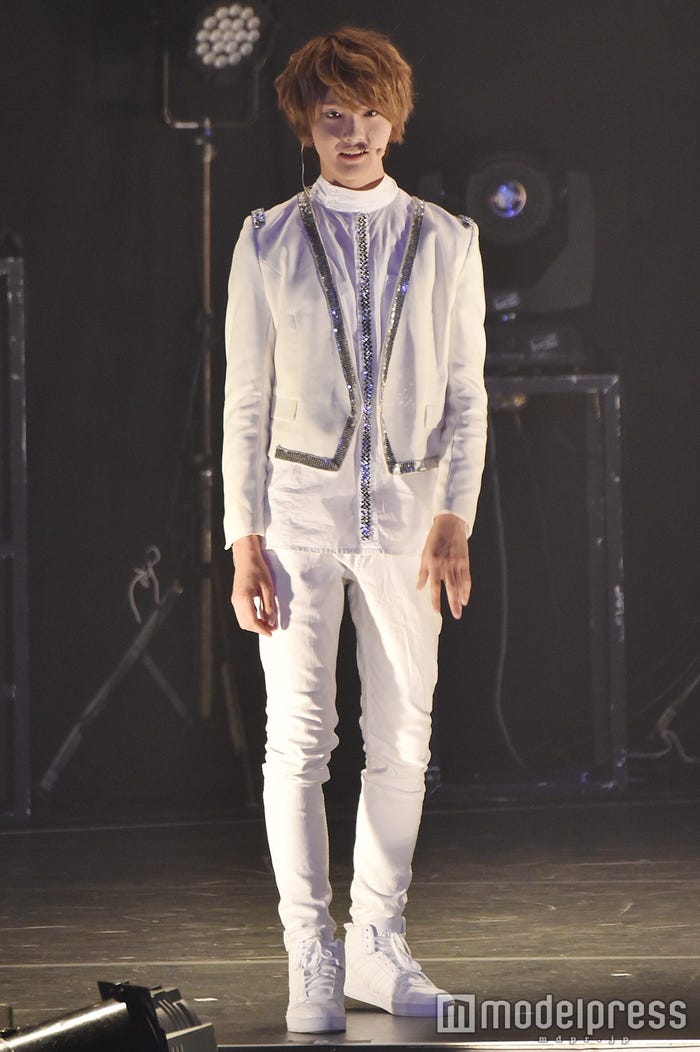 G=AGE(C)モデルプレス