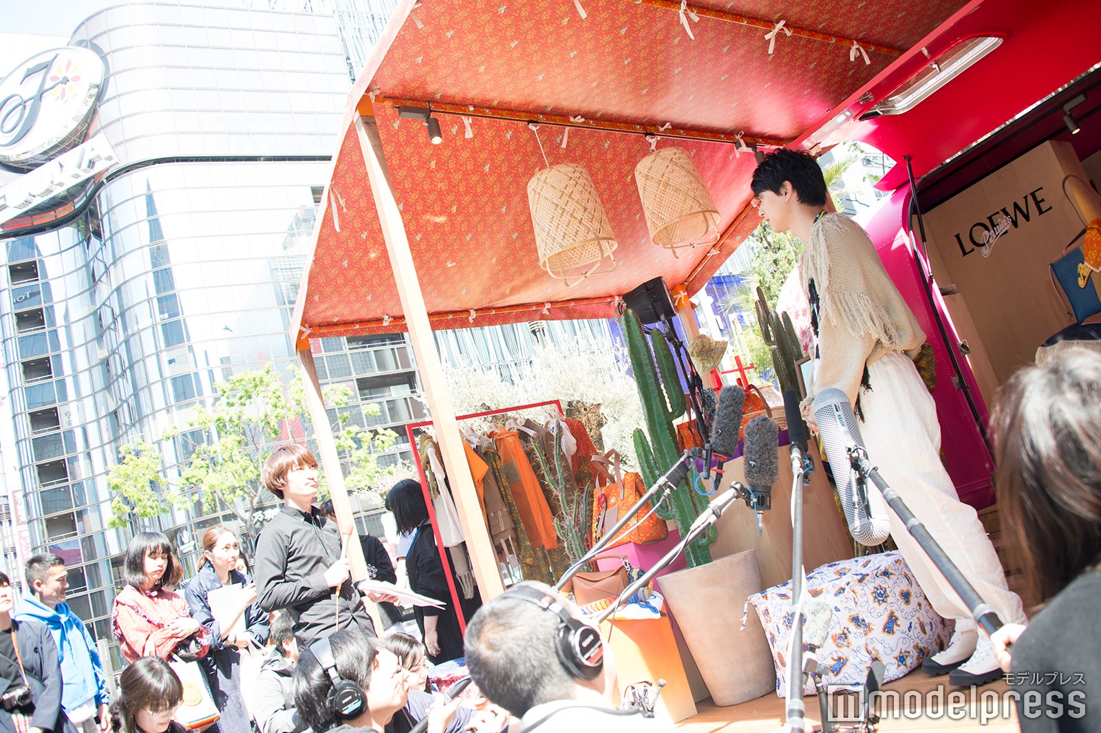 吉沢亮、取材の様子（C）モデルプレス