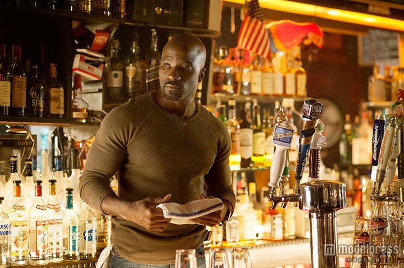 ジェシカを助けるルークとの恋模様にも注目(C) Netflix. All Rights Reserved. (C)2015 MARVEL & ABC Studios