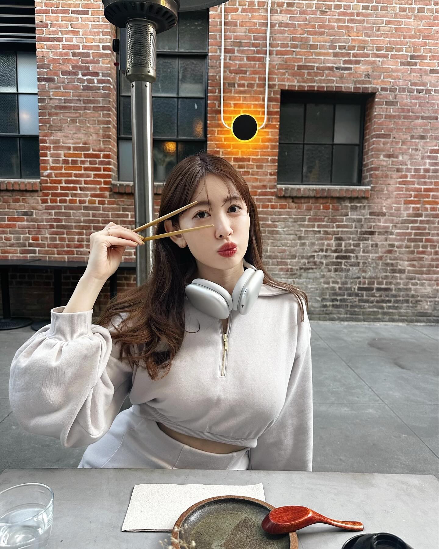 小嶋陽菜公式Instagramより小嶋陽菜（C）モデルプレス