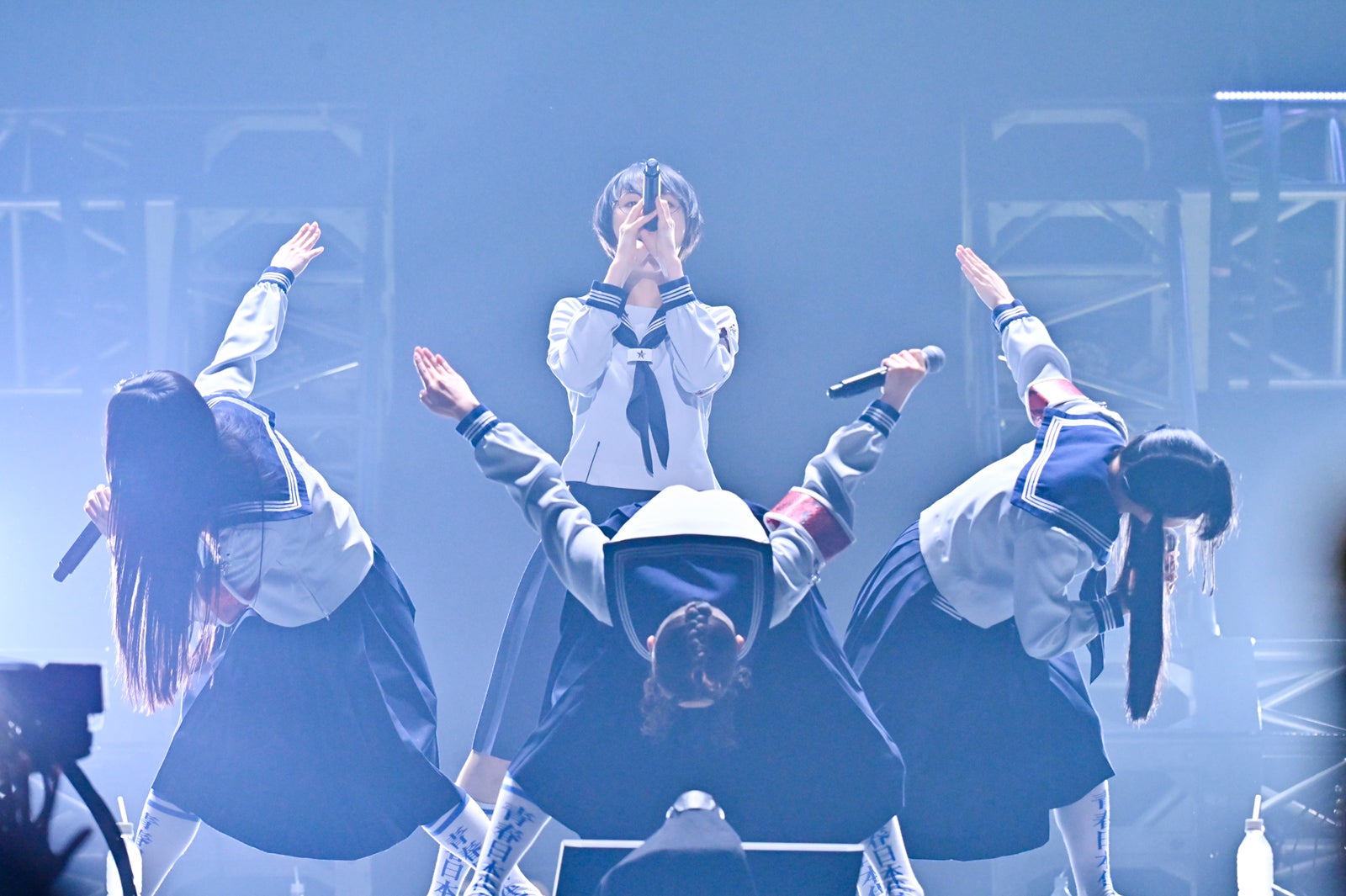 新しい学校のリーダーズ（C）ハタサトシ／高田梓／ヨシモリユウナ