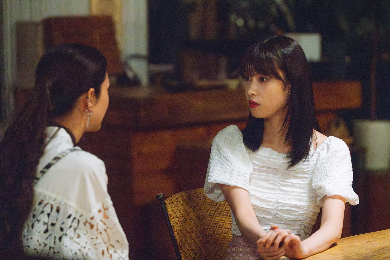 高橋ひかる「顔に泥を塗る」第7話より（C）テレビ朝日