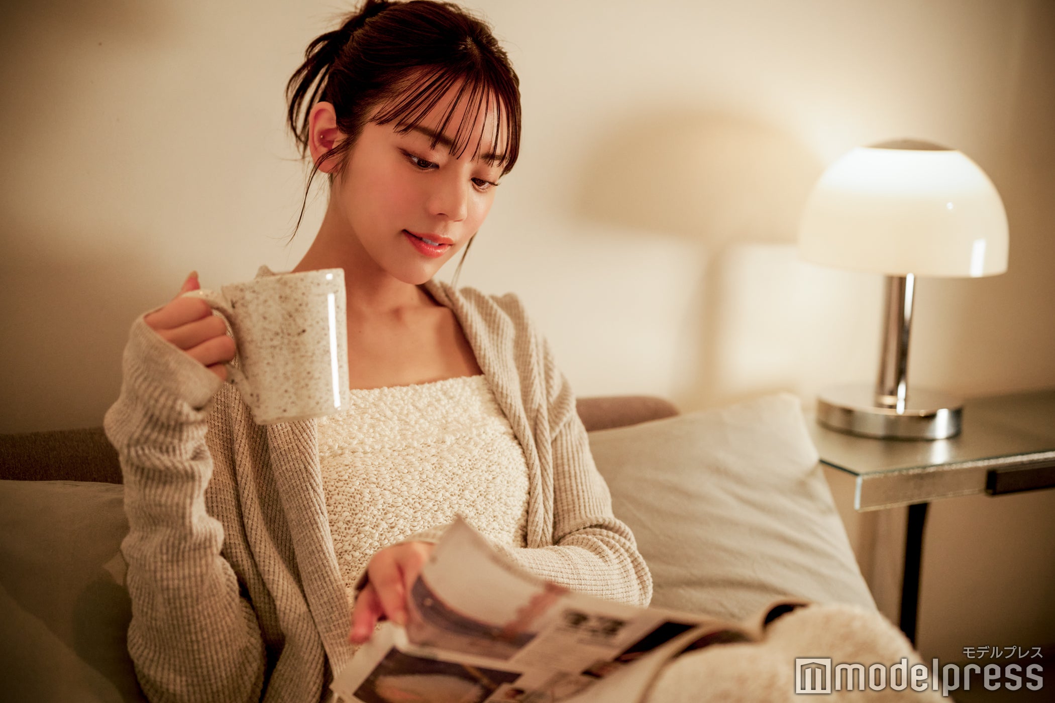 デジタルデトックスをする貴島明日香（C）モデルプレス