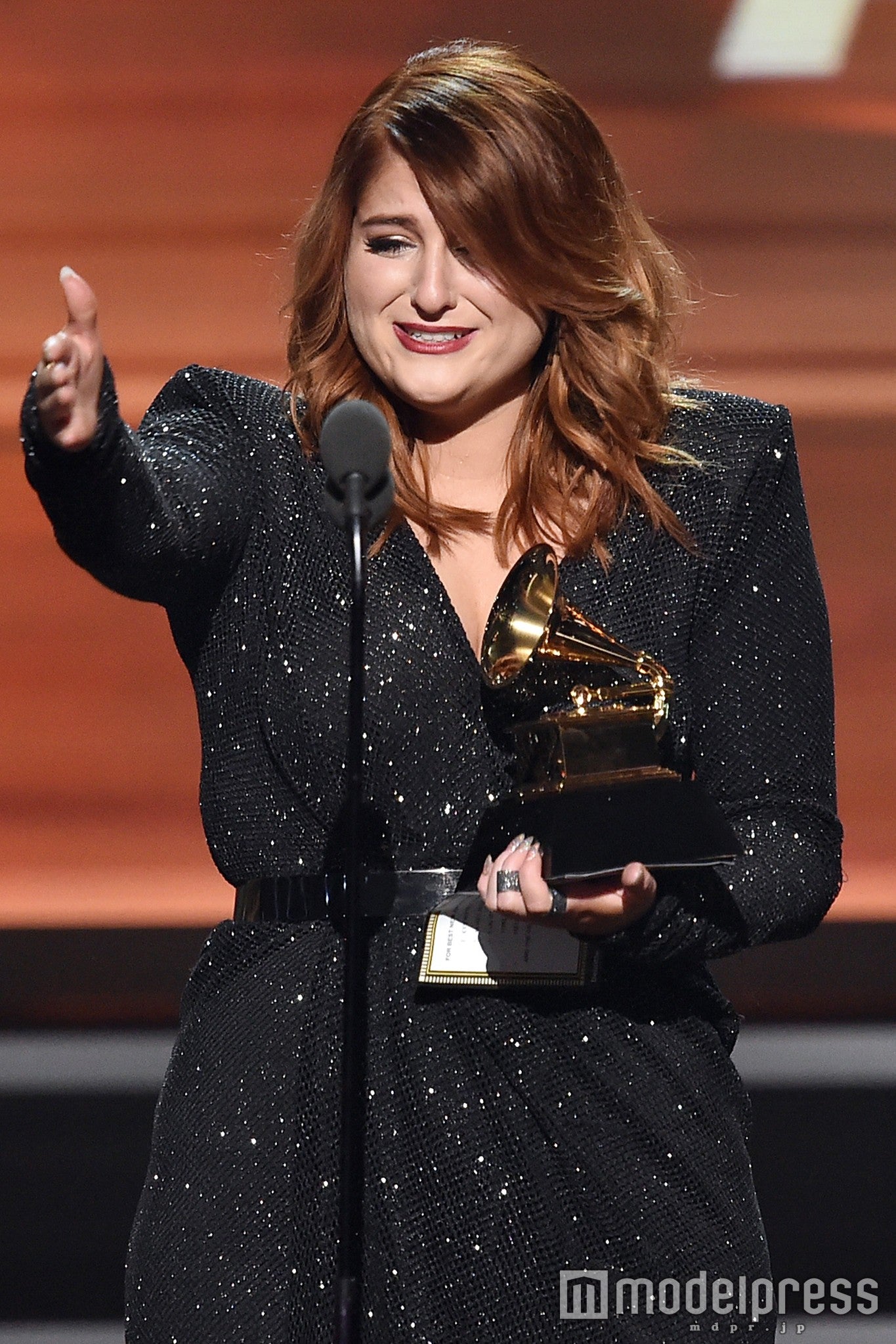 「第58回グラミー賞」最優秀新人賞、“ぽちゃカワ”歌姫メーガン・トレイナーが受賞