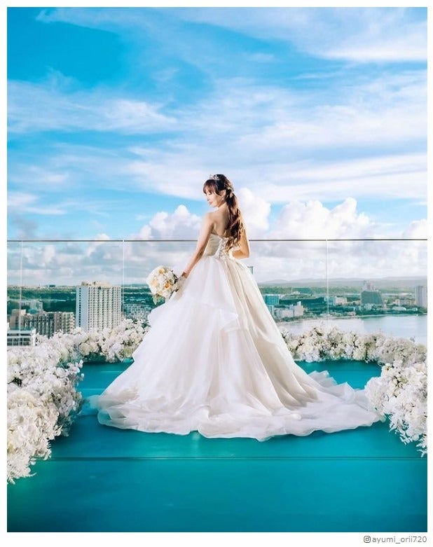元AKB48初期メン・折井あゆみ、結婚発表 ウエディングドレス姿も披露