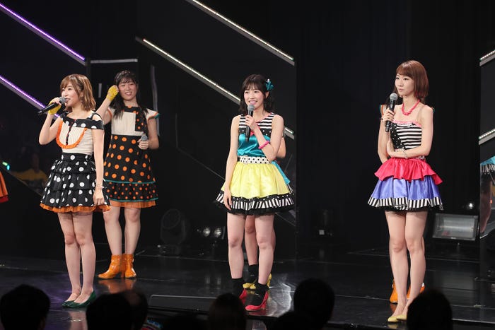 HKT48 ひまわり組+AKB48 チーム B「ただいま 恋愛中」公演(C)AKS