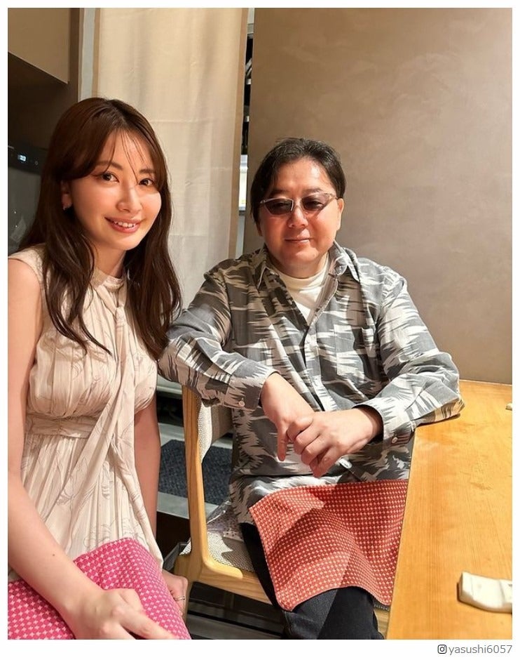 小嶋陽菜、秋元康氏との2ショット披露　指原莉乃＆高橋みなみも反応「心がざわつきました」