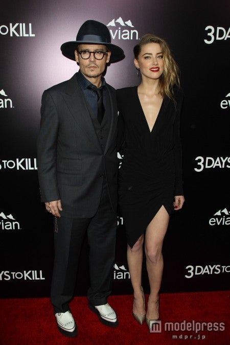 ジョニー・デップ、婚約者アンバーの映画プレミアに登場