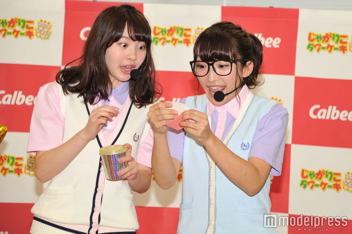 (左から)まこ、みなみ(C)モデルプレス