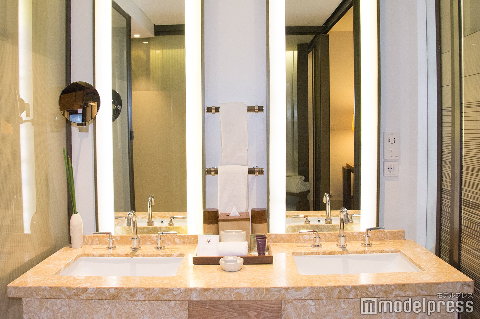広々とした洗面台 （C）モデルプレス