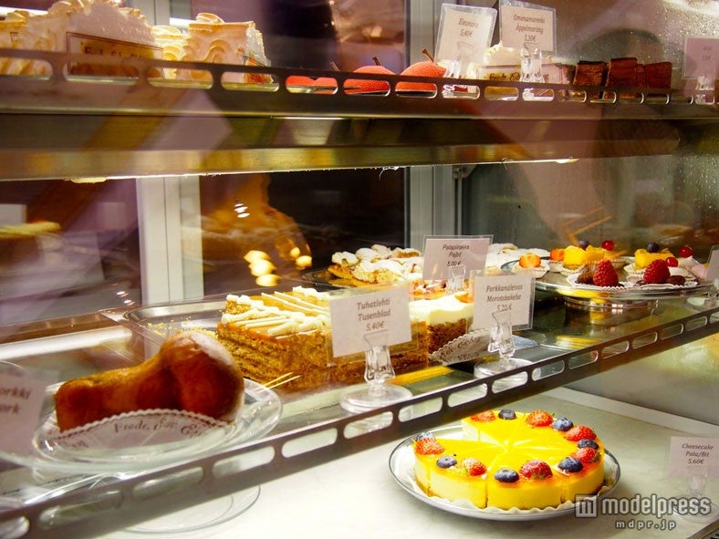 「Cafe Ekberg（カフェ　エクベリ）」／絶品のスイーツが並ぶ