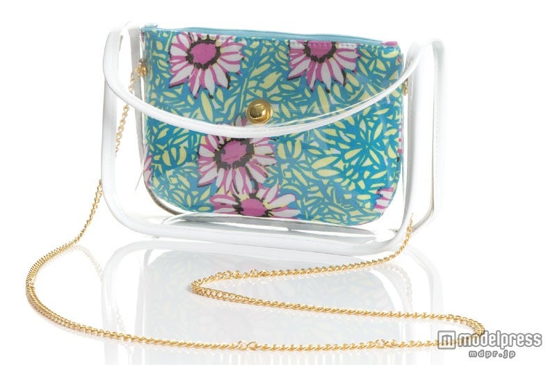 チェーンバッグにもクラッチバッグにも使える「花柄クリアーチェーンBAG」
