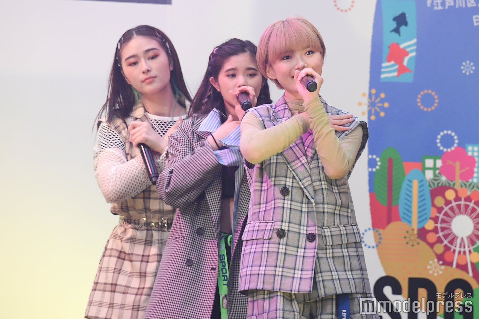 Girls2 （C）モデルプレス