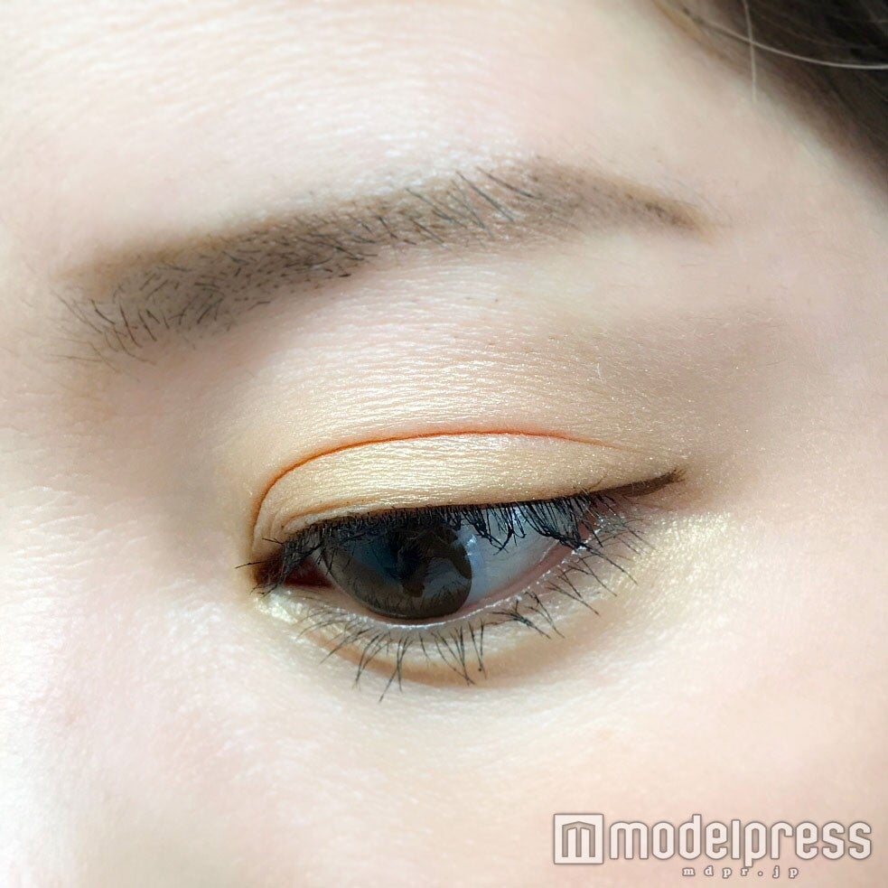 ブラウンよりもこなれるアイメイクをチェック！／写真：Risa（C）モデルプレス