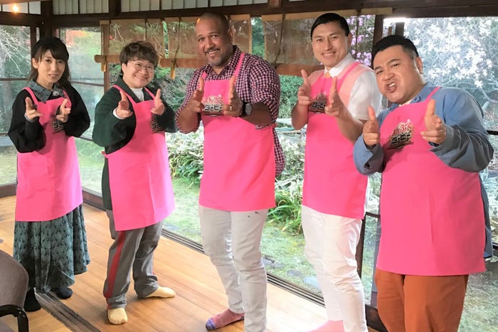 (左から)キャサリンTV、近藤春菜、アレックス・ラミレス、春日俊彰、山崎弘也(C)TBS