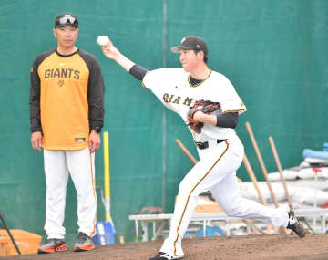 悩める巨人・戸郷に救世主！？阿部監督がブルペンで大胆のススメ「誰でも壁ってある。そこをどう乗り越えるか」OP戦開幕日にフォーム固め