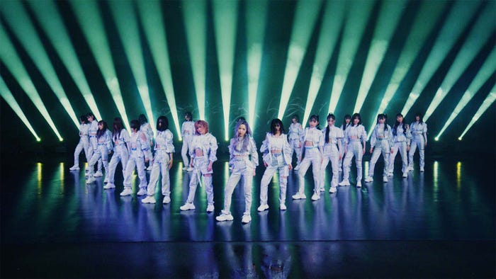 AKB48「元カレです」MVより(C)AKB48/キングレコード