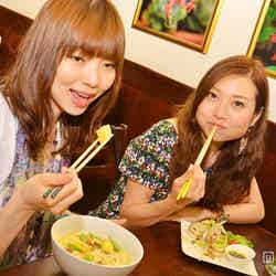 日本女子でも美味しく食べられるタイ料理／モデル：百々さおり、富田千穂