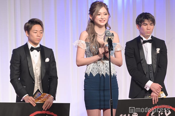 武尊選手、ゆうちゃみ、レオナ・ぺタス選手(C)モデルプレス