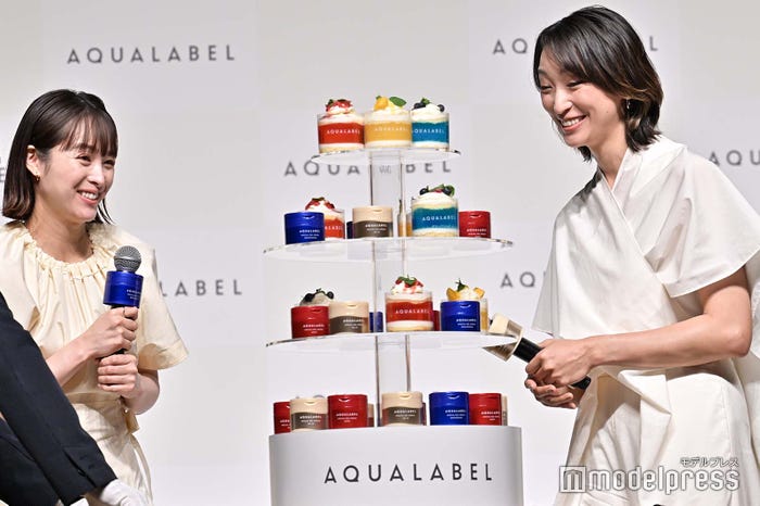 アフタヌーンティーに目を輝かせる清野菜名&杏(C)モデルプレス