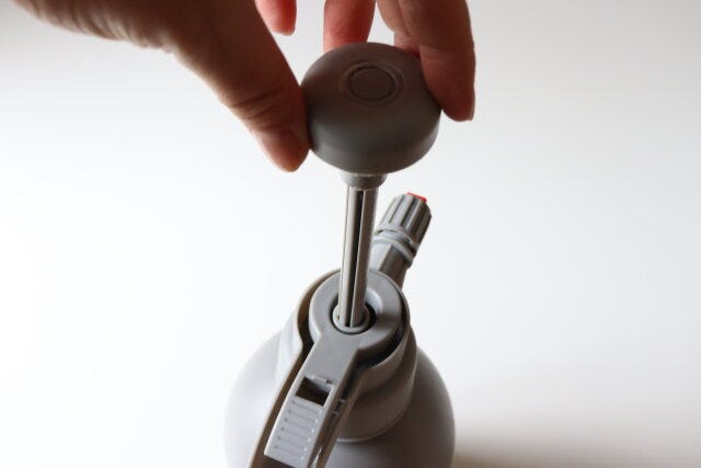 ダイソー　お掃除用大容量スプレー（2L、泡タイプ）　ポンプ