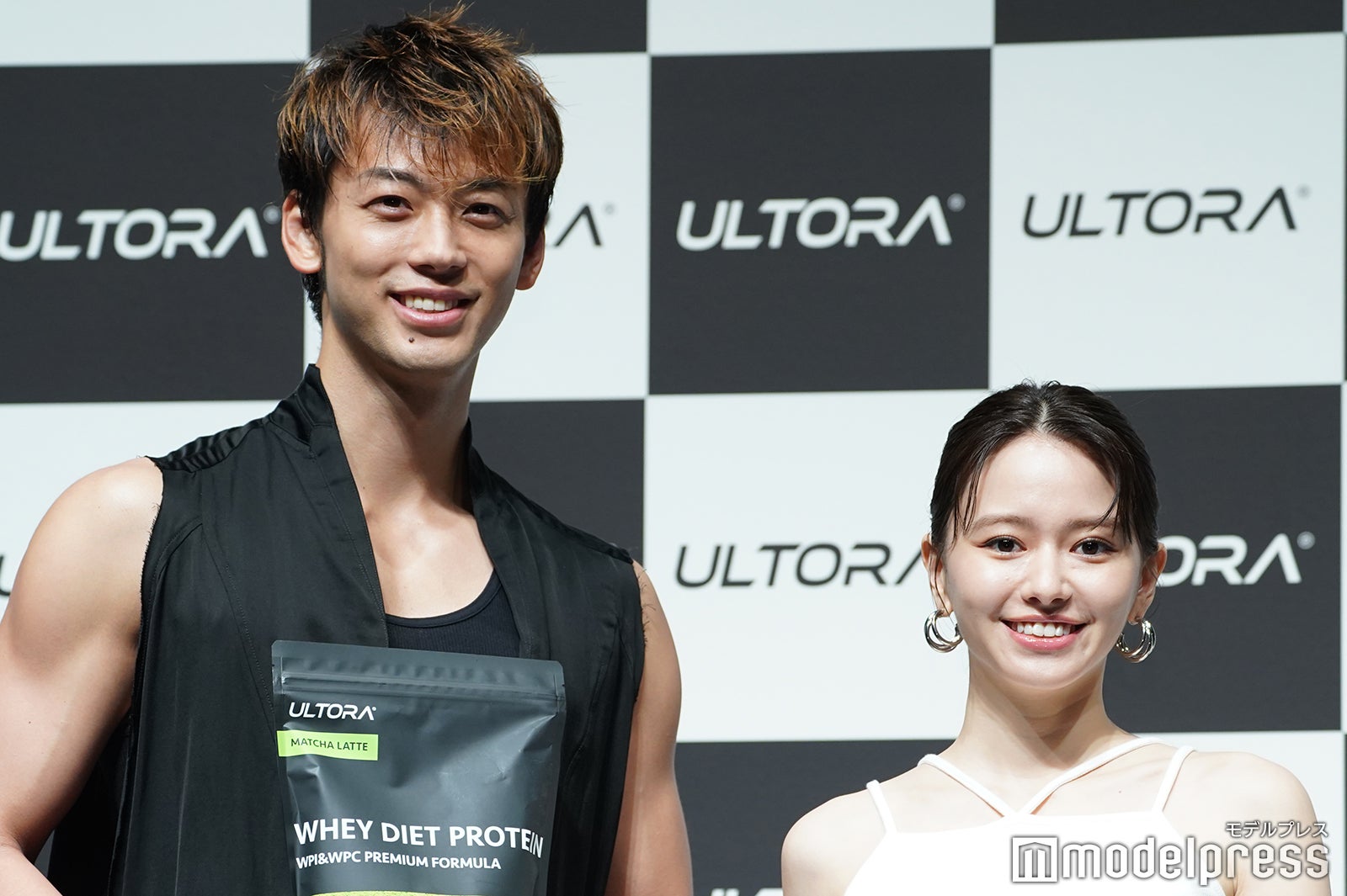 竹内涼真、山本舞香（C）モデルプレス