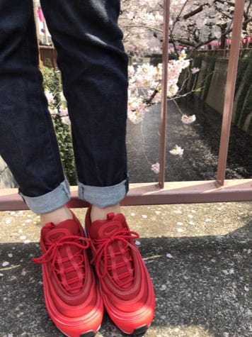 かわいいスニーカーを見るとついつい、、スニーカーマニアです。今年はお花見をこのスニーカーで^^(提供写真)